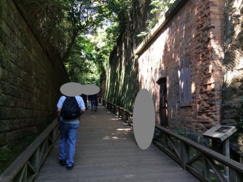 猿島　観光　横須賀　神奈川　ラピュタ　トンネル　レンガ