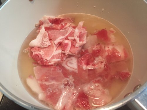 業務スーパー　国産　豚切り落とし　豚コマ　冷凍肉