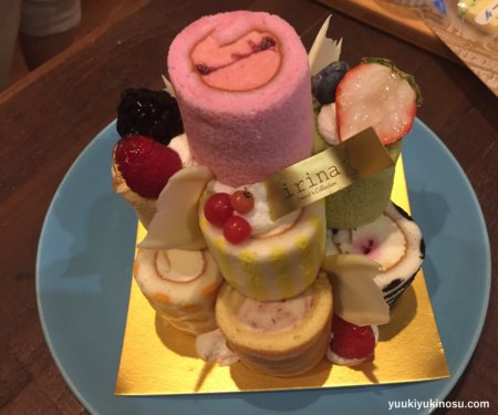 irina イリナ　ロールケーキ　タワー　口コミ　女子会　サブライズ　イベント　バースデーケーキ　お土産